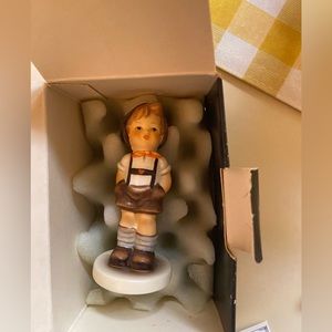 ENTIRE 5 pc Vintage Hummel exclusive edition club set